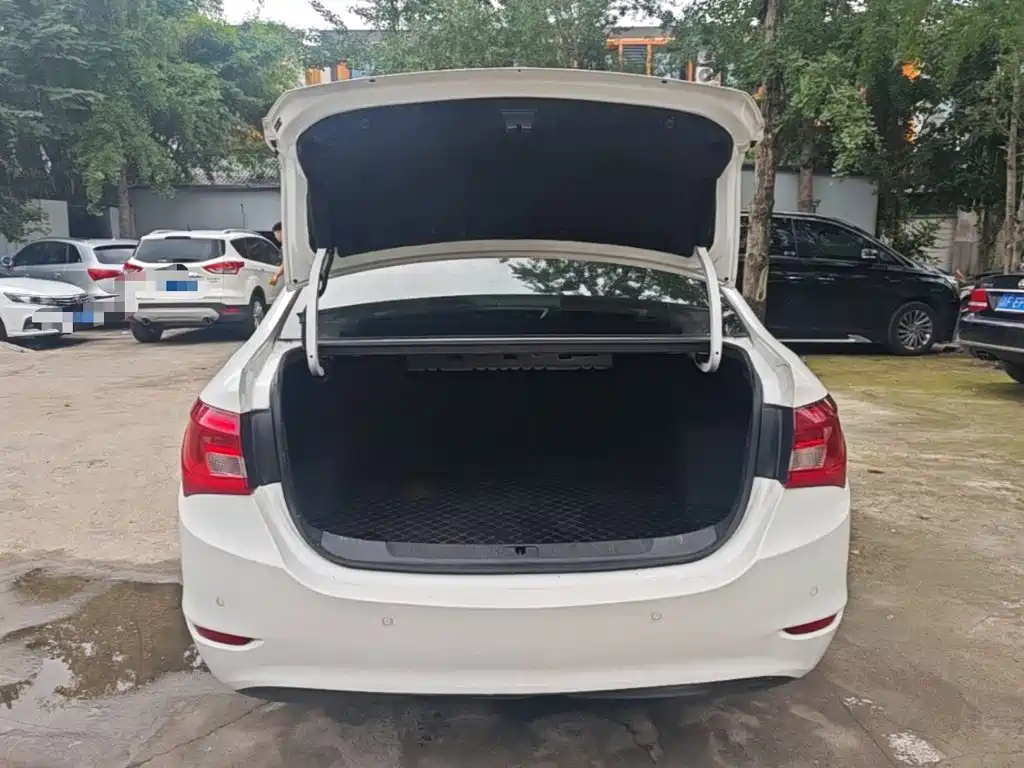 Фото 19 - Buick Excelle