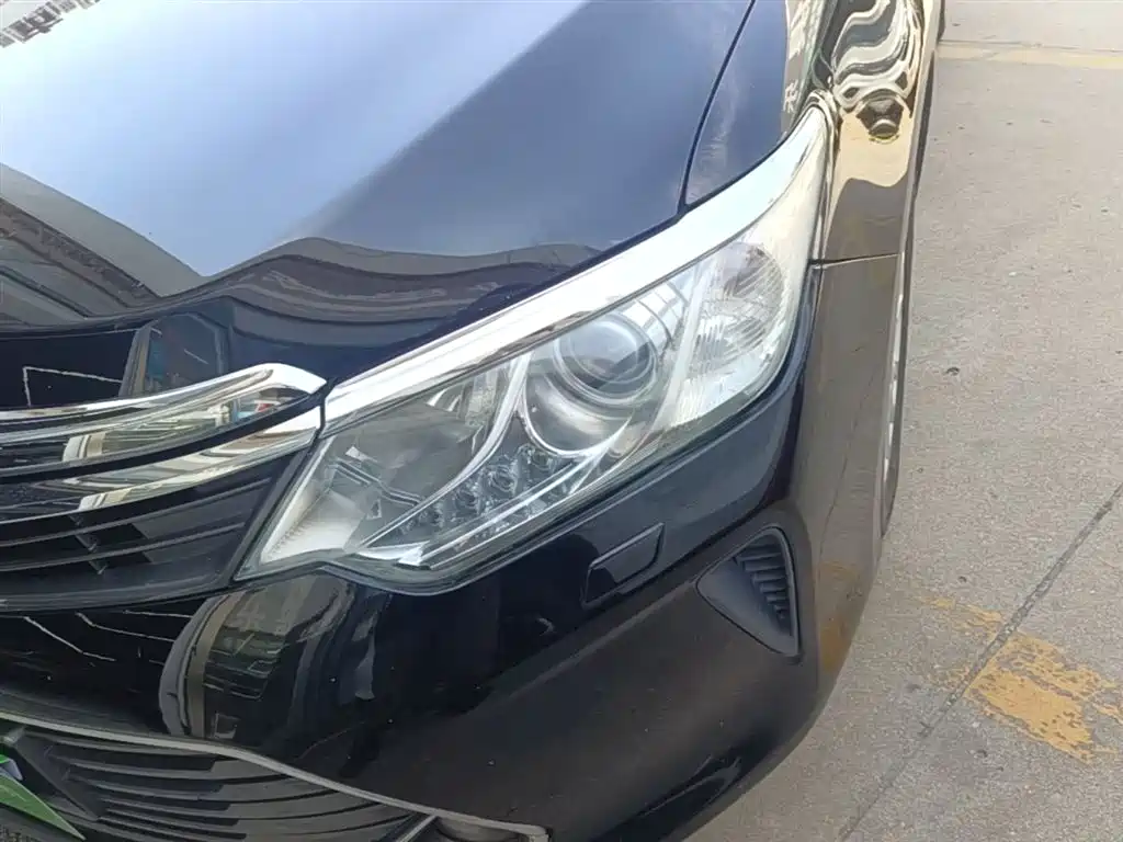 Toyota Camry 2015 2.5G Luxury Navigation Edition фото 24