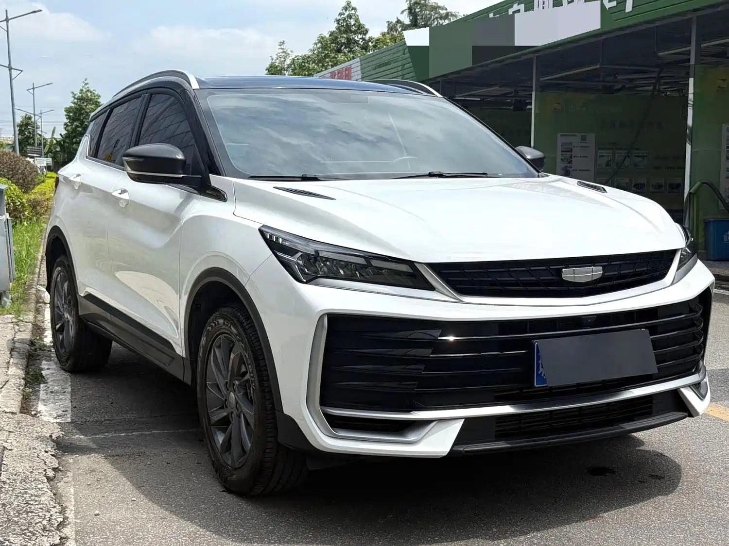 Фото 4 - Geely Coolray