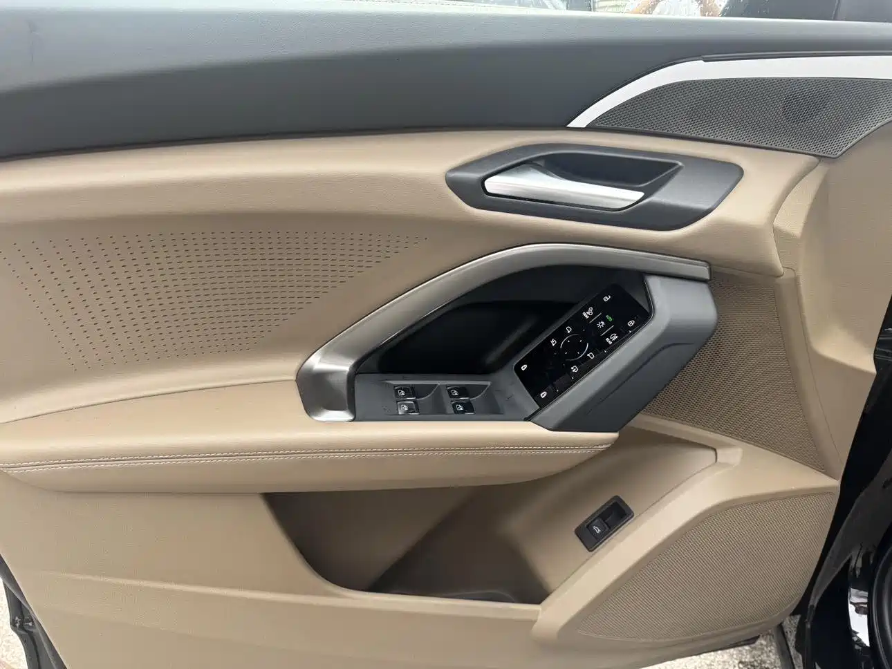 Audi Q5L 2026 Luxury Sport 150kW фото 9