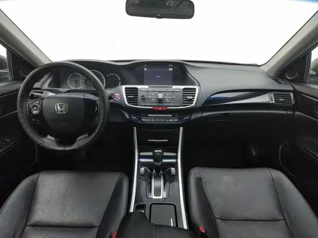 Honda Accord 2016 2.0L Elite Edition — фото 5