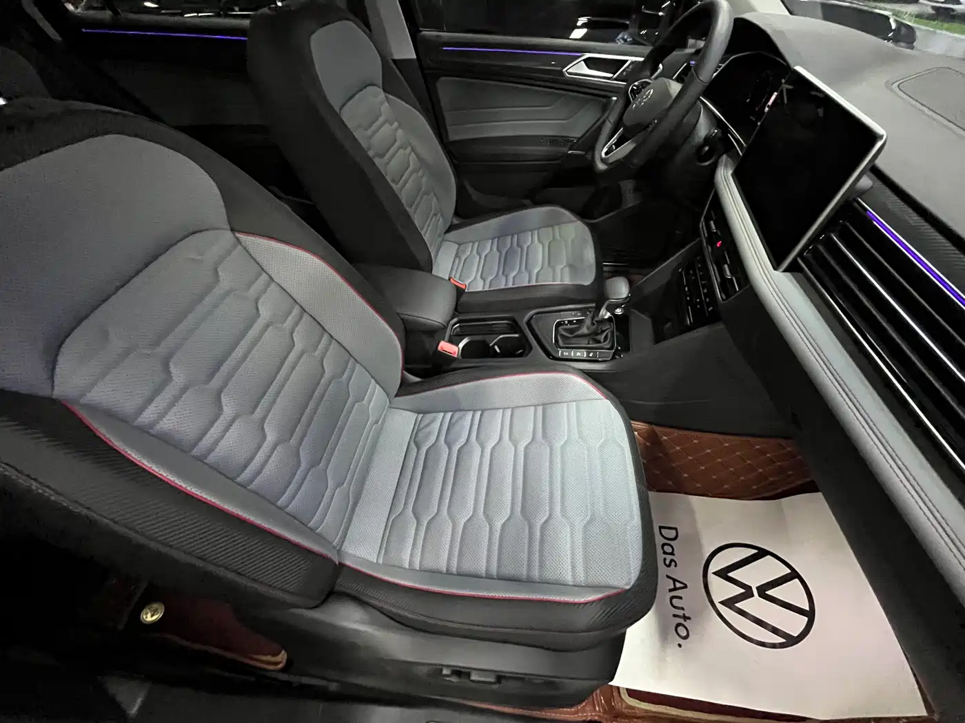 Volkswagen Tiguan L 2023 330TSI Auto 2WD R-Line Flagship Edition фото 11
