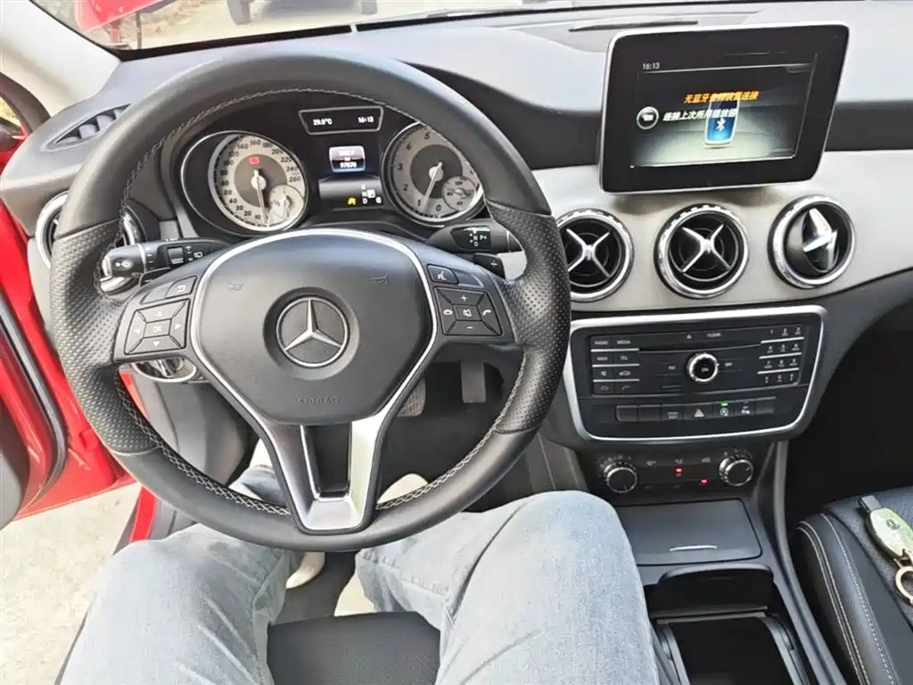 Mercedes-Benz GLA 2016 GLA 200 Dynamic фото 10