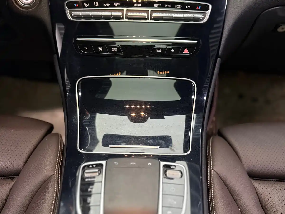 Mercedes-Benz GLC 2021 GLC 260 L 4MATIC Sporty фото 16