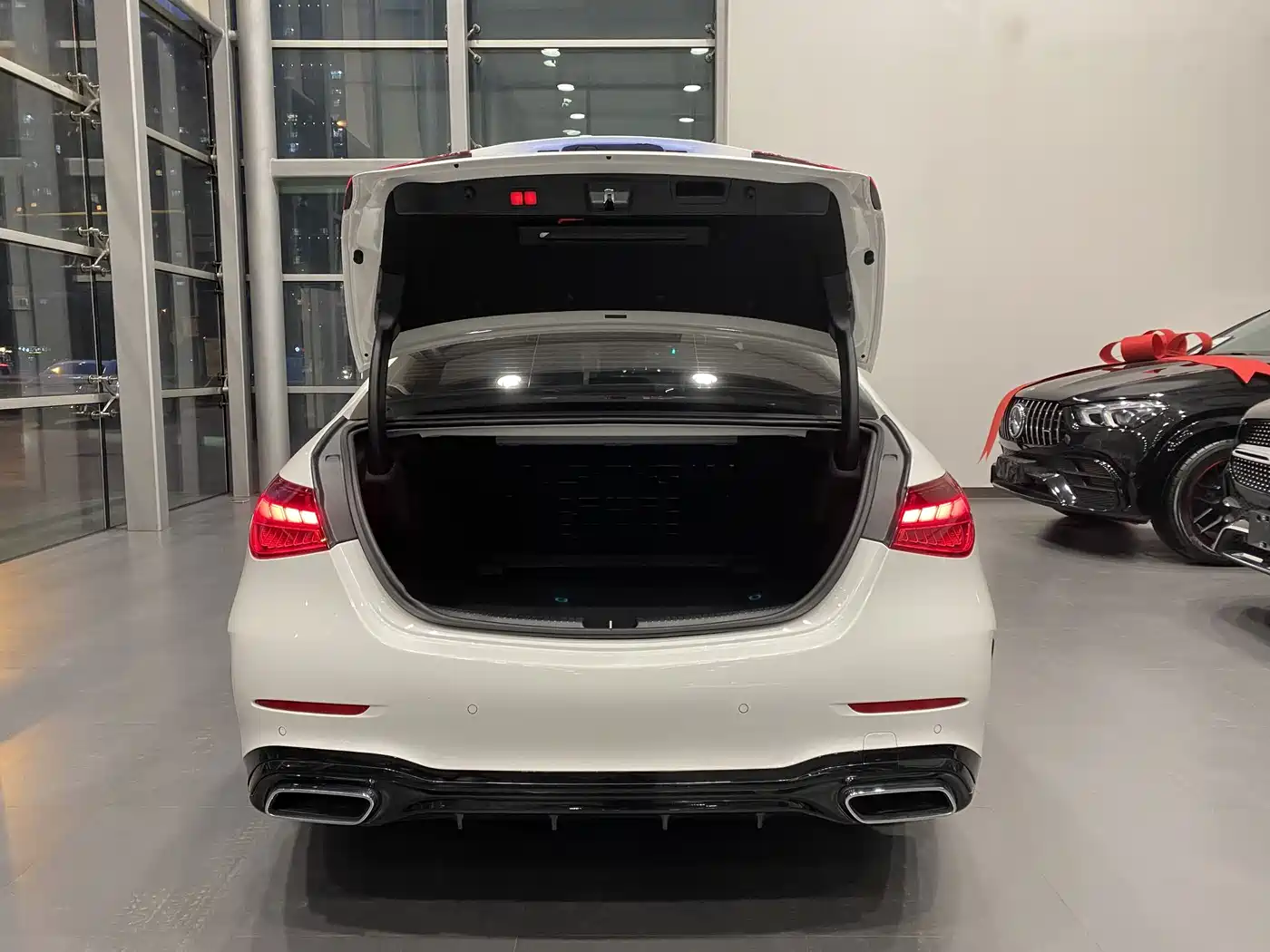 Mercedes-Benz C-Class 2023 Facelift II C 260 L Night Edition фото 15