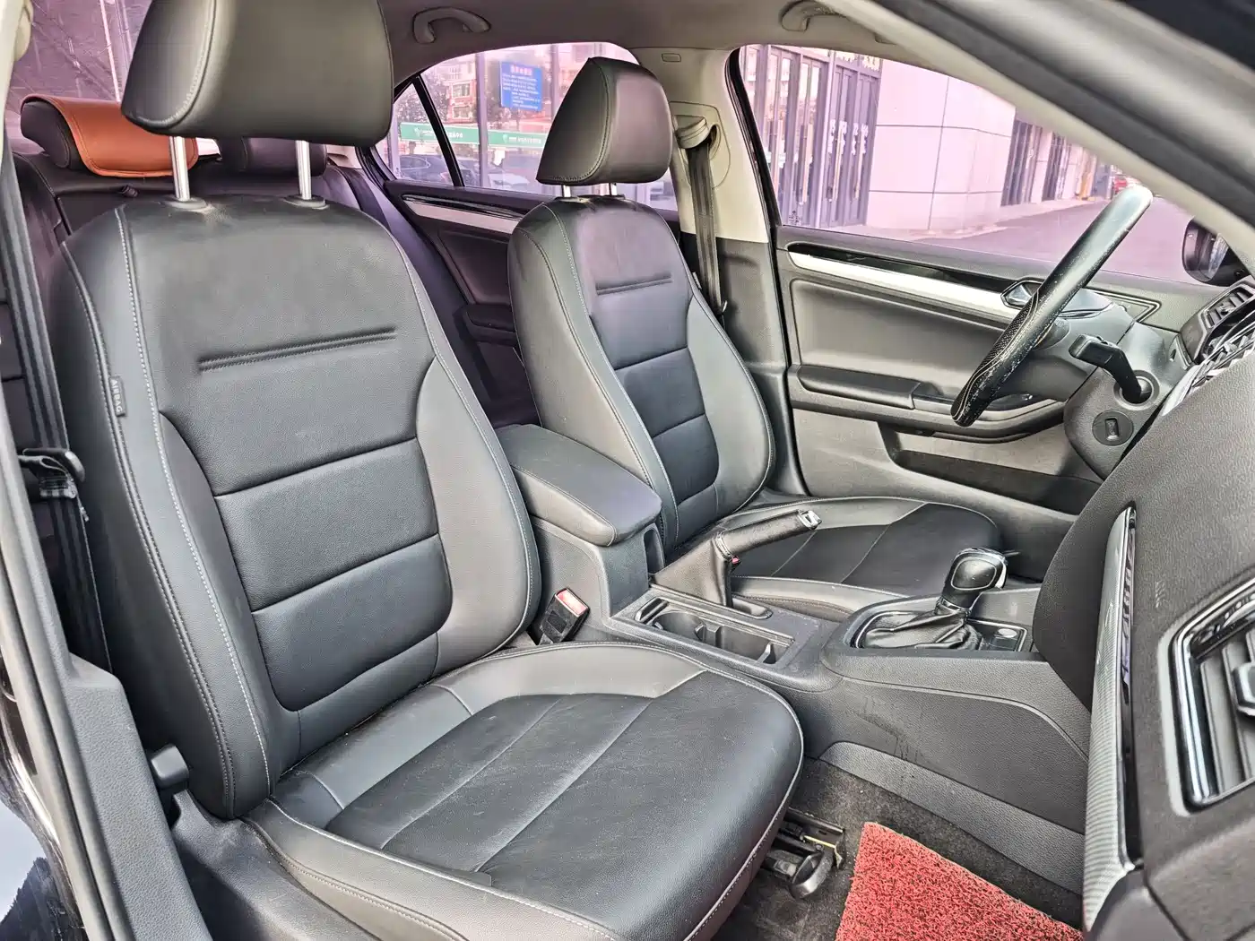 Volkswagen Sagitar 2017 1.6L Automatic Comfort фото 6