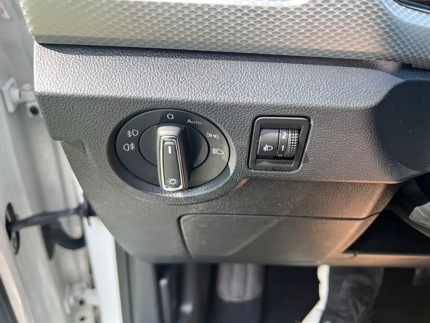 Volkswagen Tanying 2021 1.5L Automatic 30th Anniversary Edition фото 12