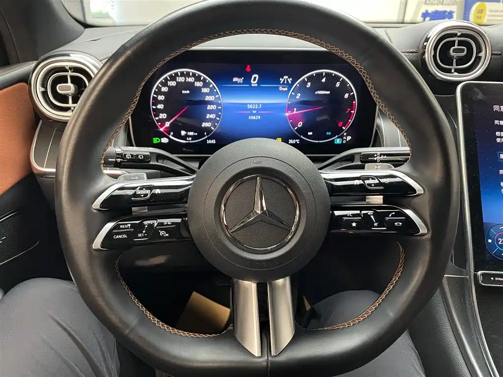 MERCEDES-BENZ GLC