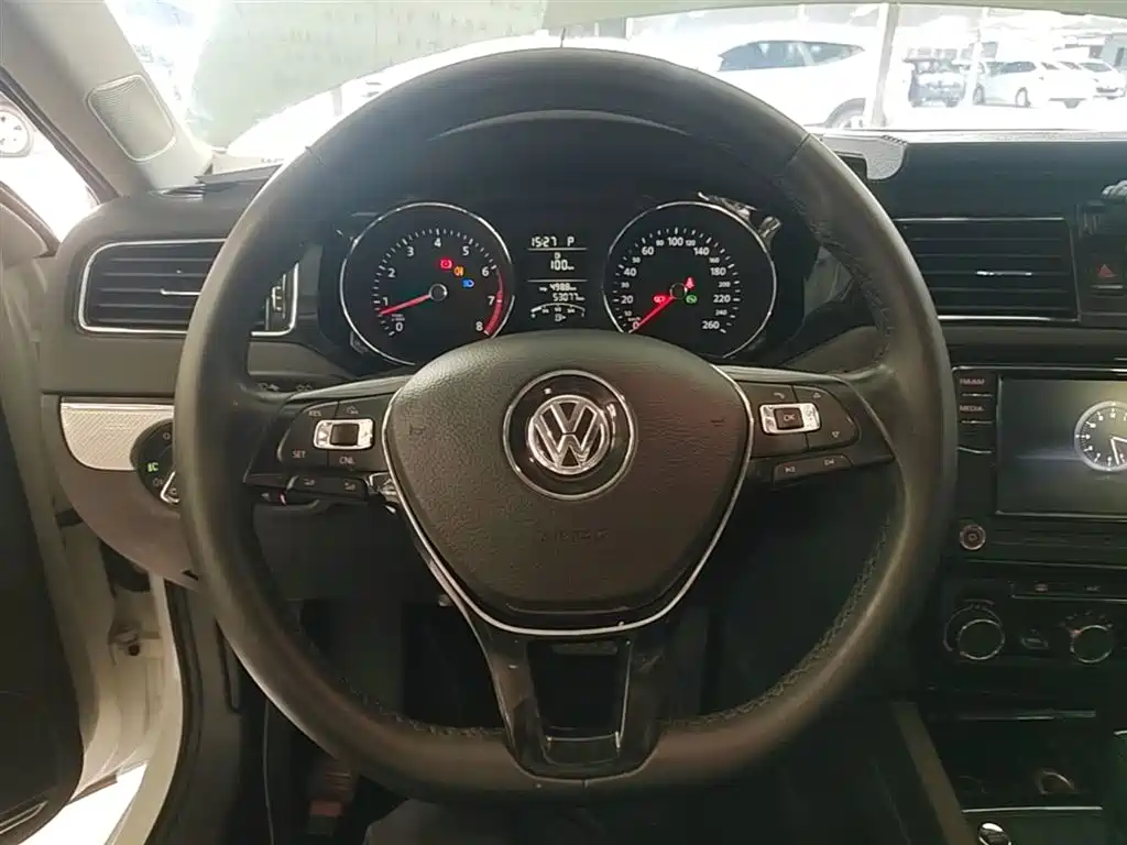 Volkswagen Sagitar 2017 1.6L Automatic Comfort фото 11