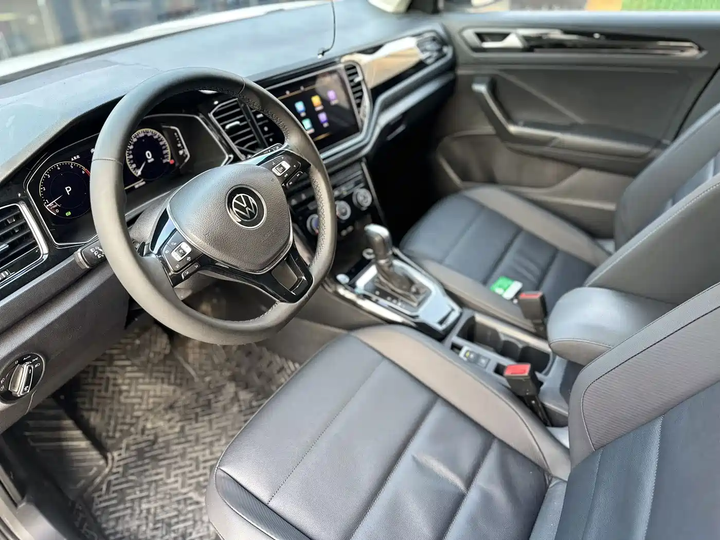 Photo 9 - Volkswagen T-ROC