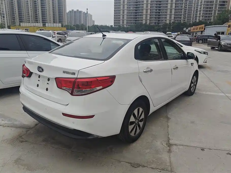 Kia K2 2015 Sedan 1.4L AT GLS фото 3