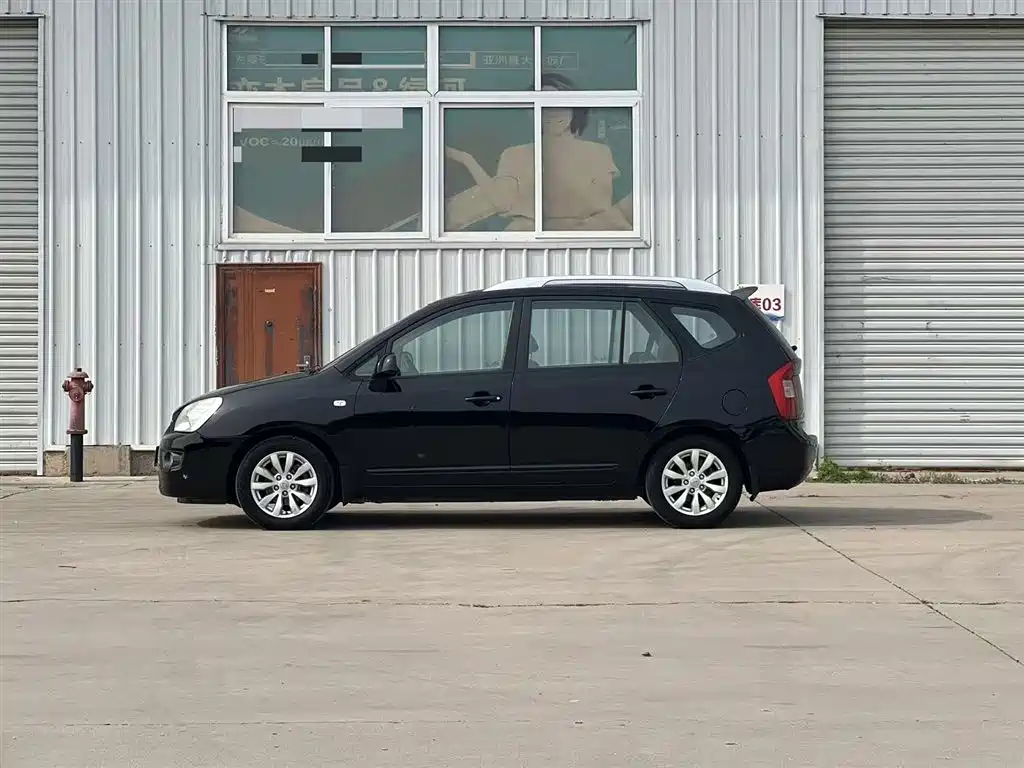 Kia Carens 2011 2.0L 7-Seater Automatic Standard фото 3