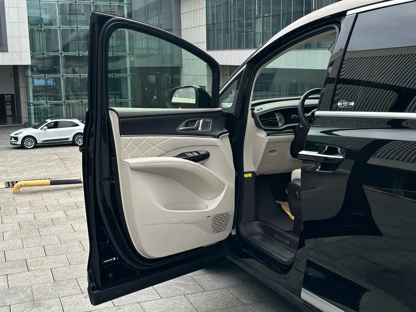 Denza D9 2025 2025 Model DM-i Smart Drive Edition 1020 AWD Flagship