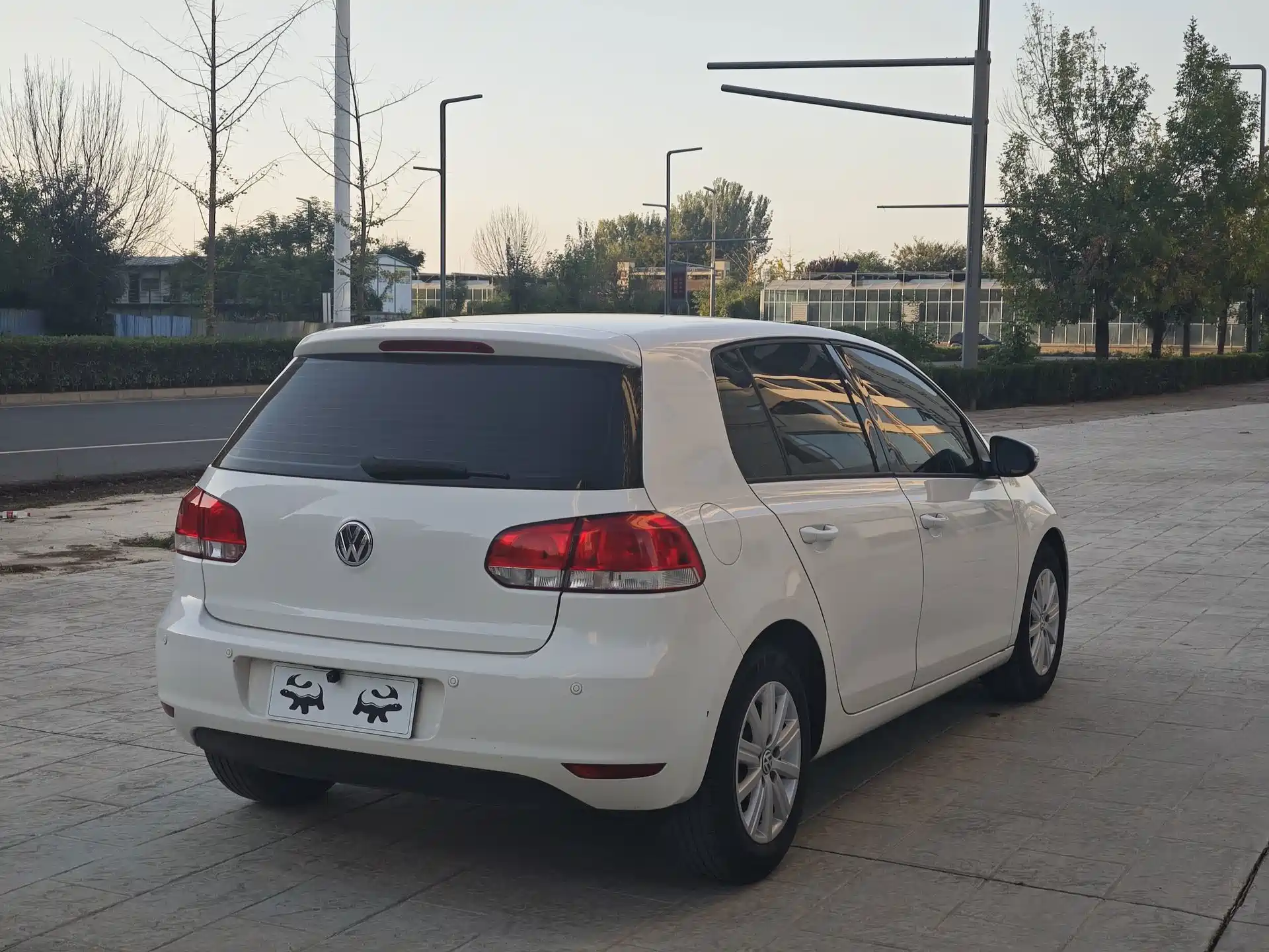 Photo 7 - Volkswagen Golf