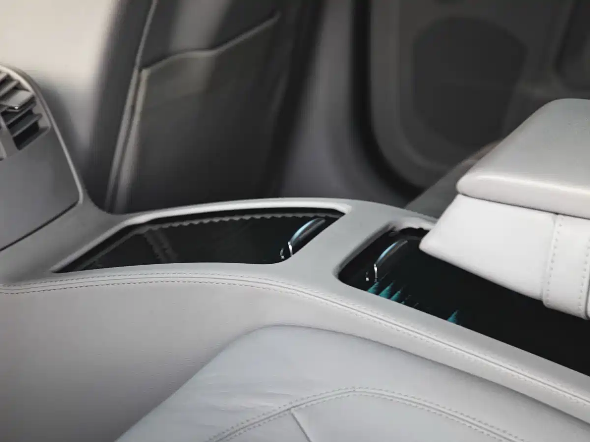 Mercedes-Benz CLS 2012 CLS 300 CGI фото 15