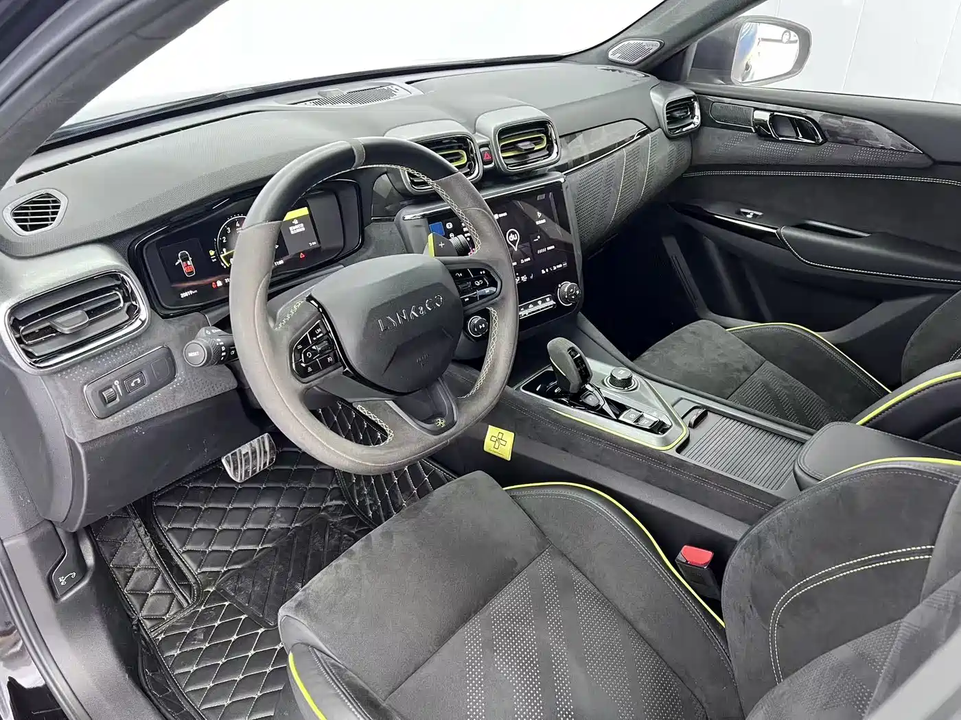 Lynk & Co 03 2022 03+ 2.0TD Auto Performance Package фото 7