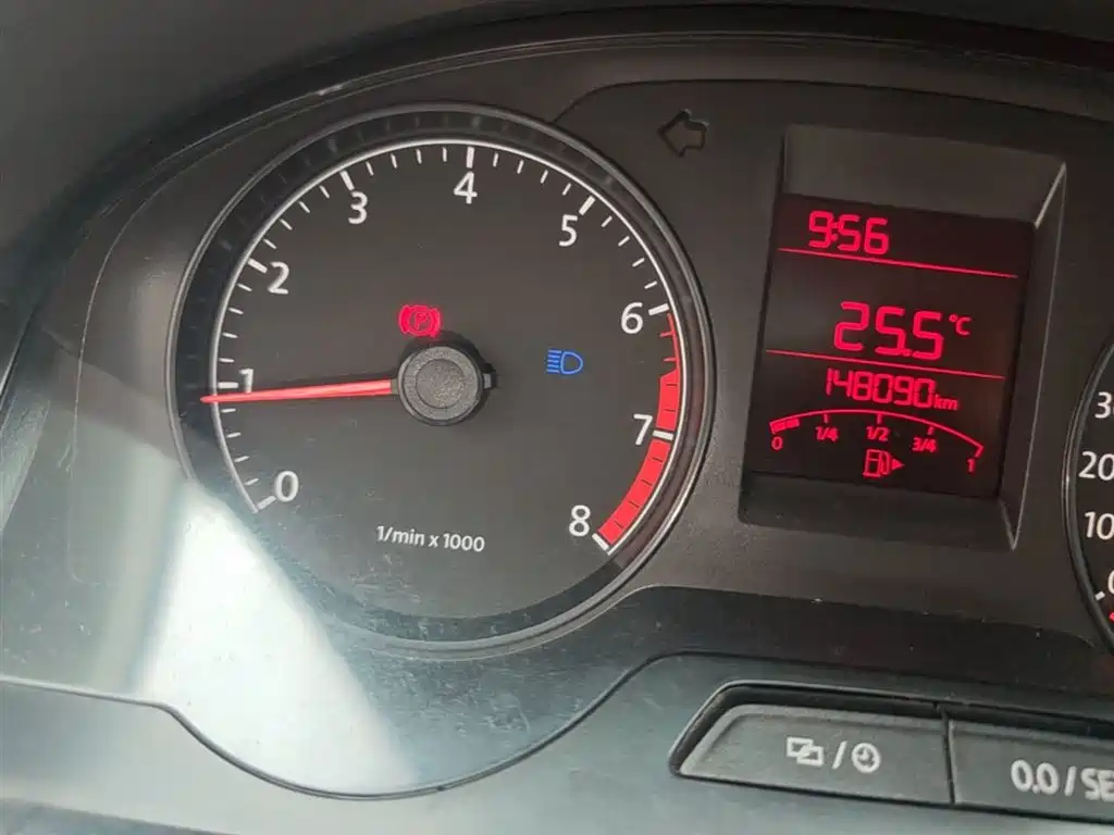 Volkswagen Santana 2015 1.4L Manual Trend Edition фото 12