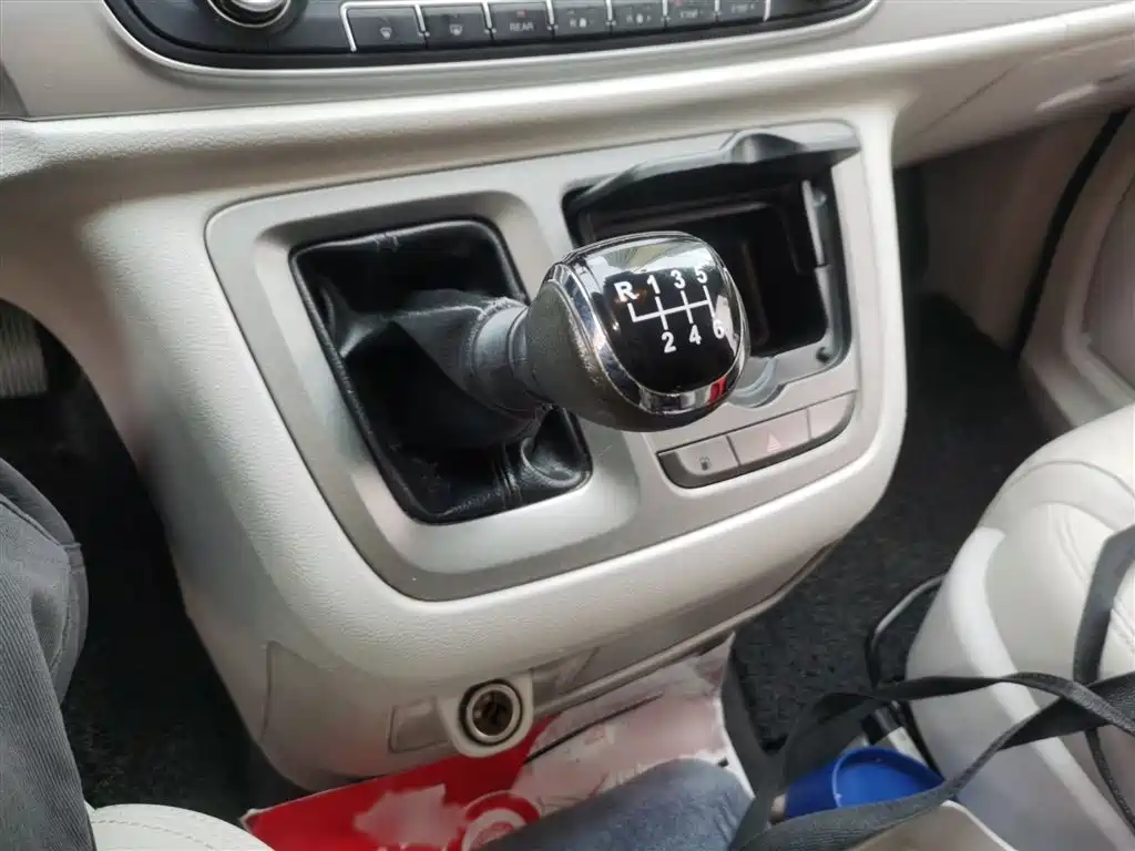 SAIC Maxus Maxus G10 2016 1.9T Manual Elite Edition Diesel China V фото 7