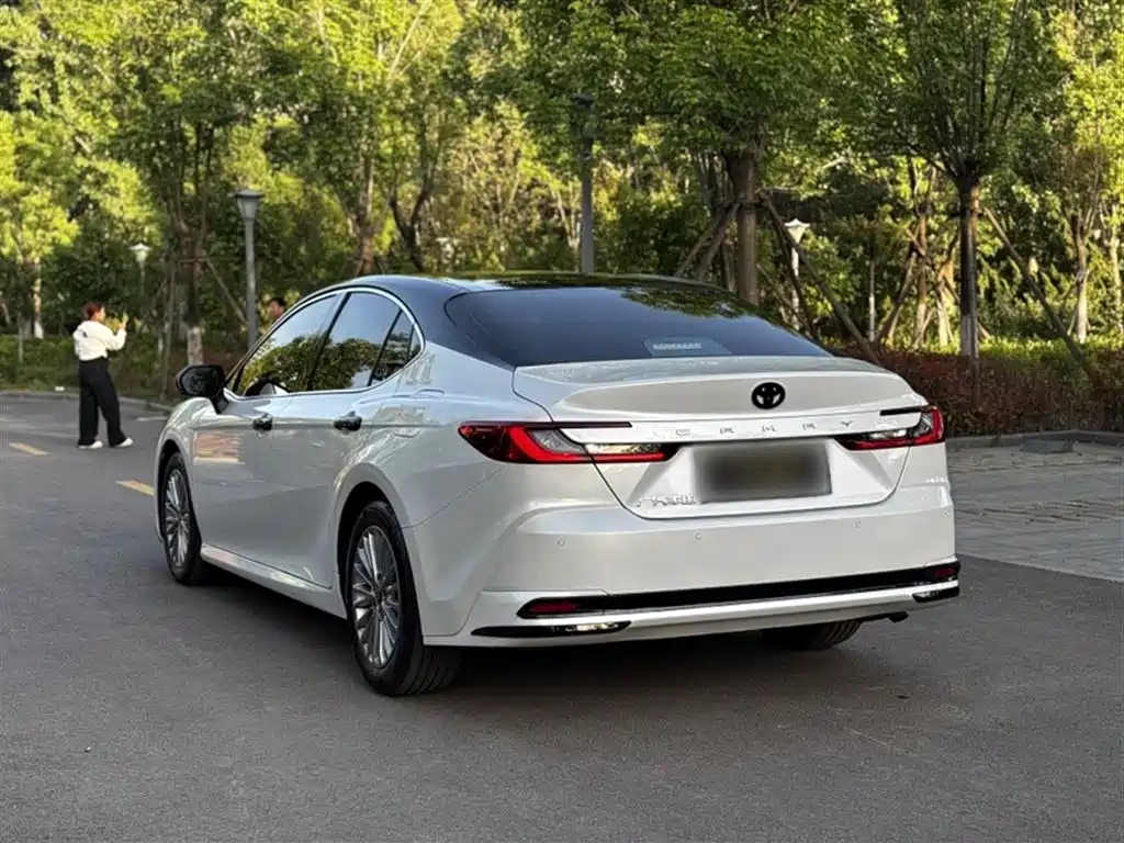 Toyota Camry 2024 2.0GVP Luxury Edition фото 10