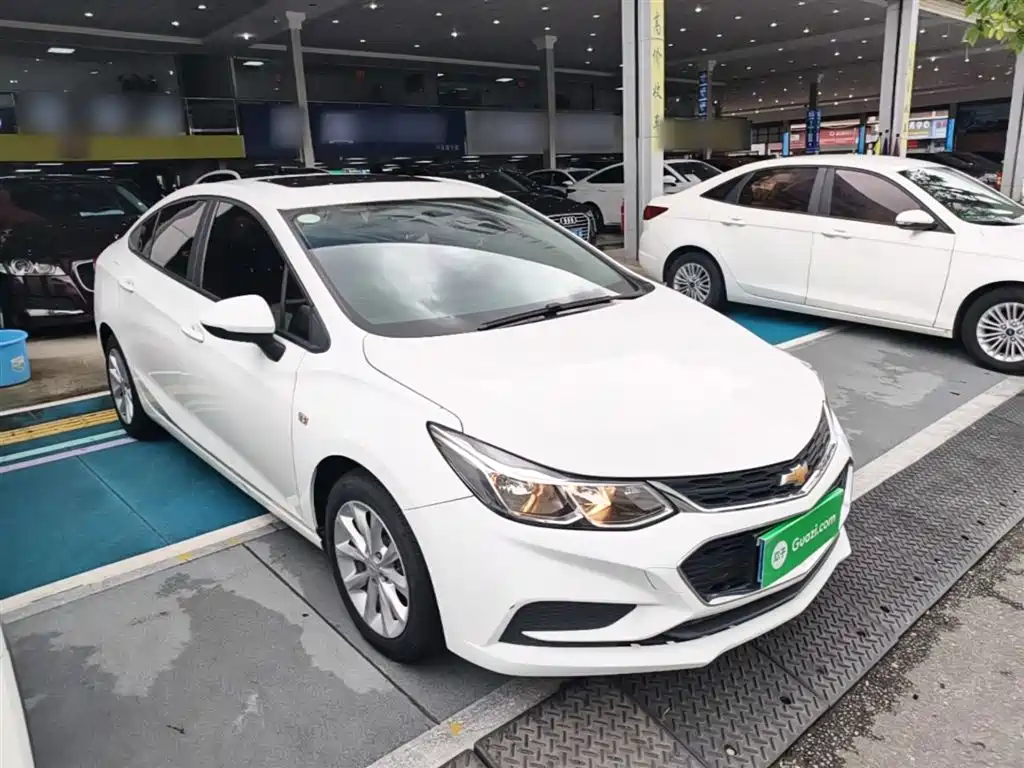 Chevrolet Cruze 2018 320 Automatic Pioneer Sunroof Edition фото 4