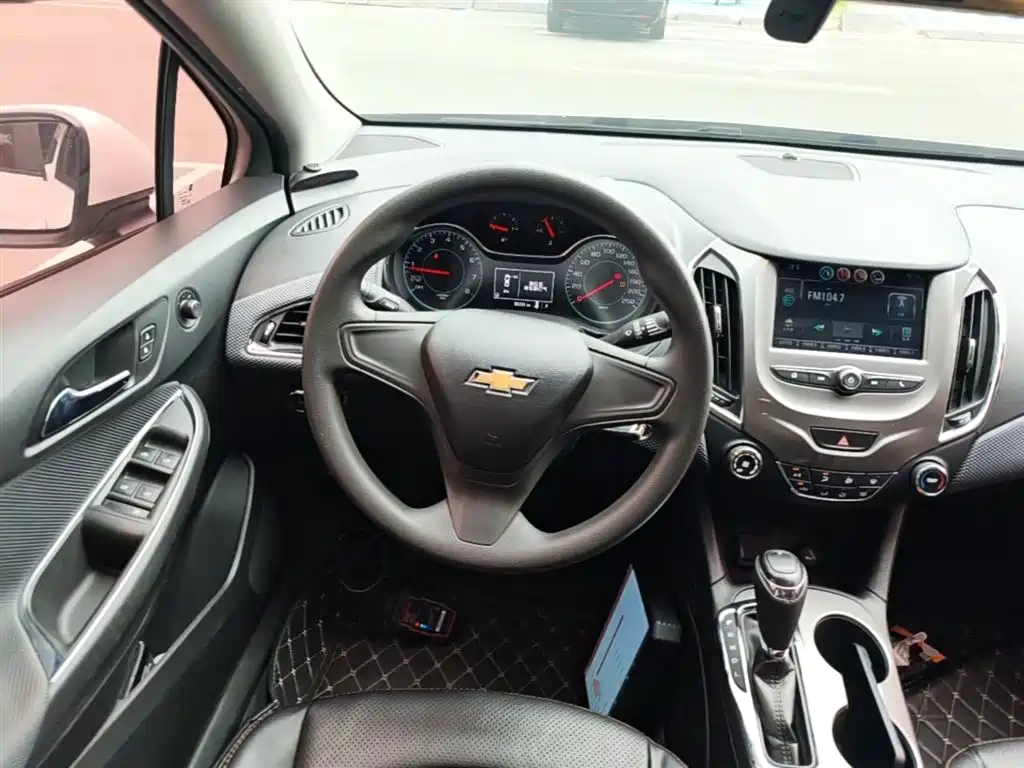 Chevrolet Cruze 2018 320 Automatic Pioneer Sunroof Edition фото 11