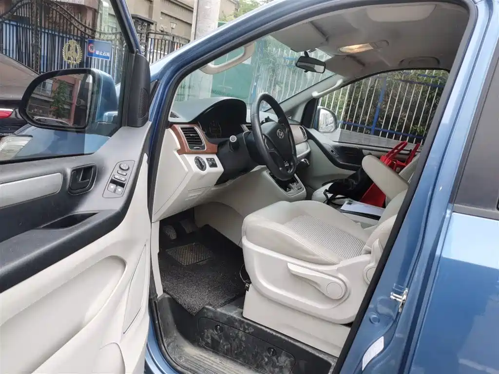 SAIC Maxus Maxus G10 2016 1.9T Manual Elite Edition Diesel China V фото 14