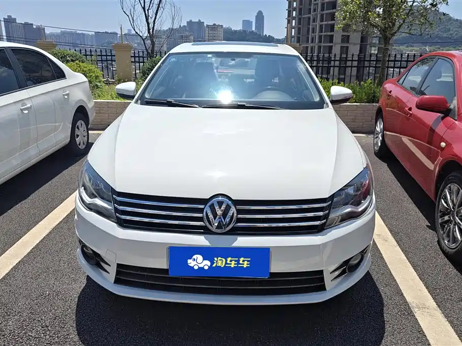 Volkswagen Bora 2015 Quality Edition 1.6L Manual Fashion фото 2