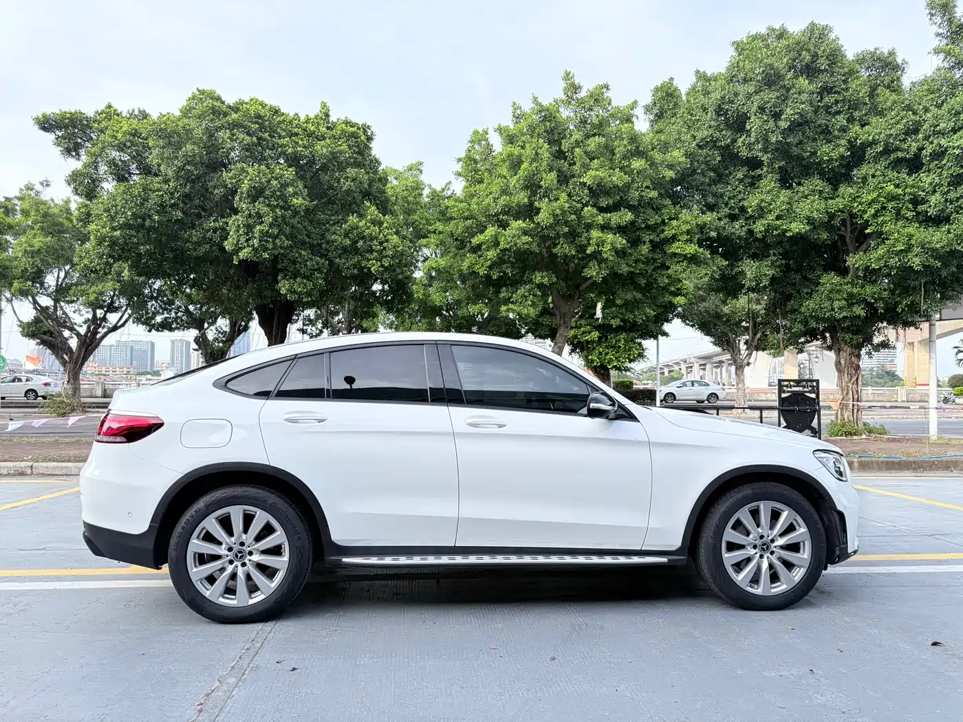 Mercedes-Benz GLC Coupe 2021 GLC 260 4MATIC Coupe SUV фото 4