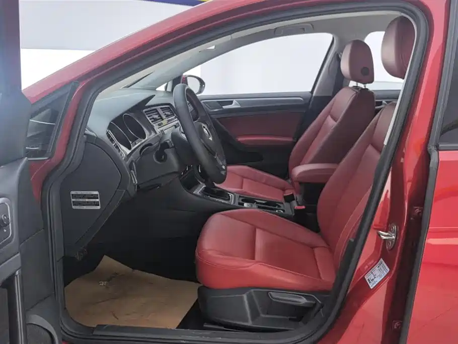 Volkswagen Golf 2015 1.6L Automatic Fashion фото 9