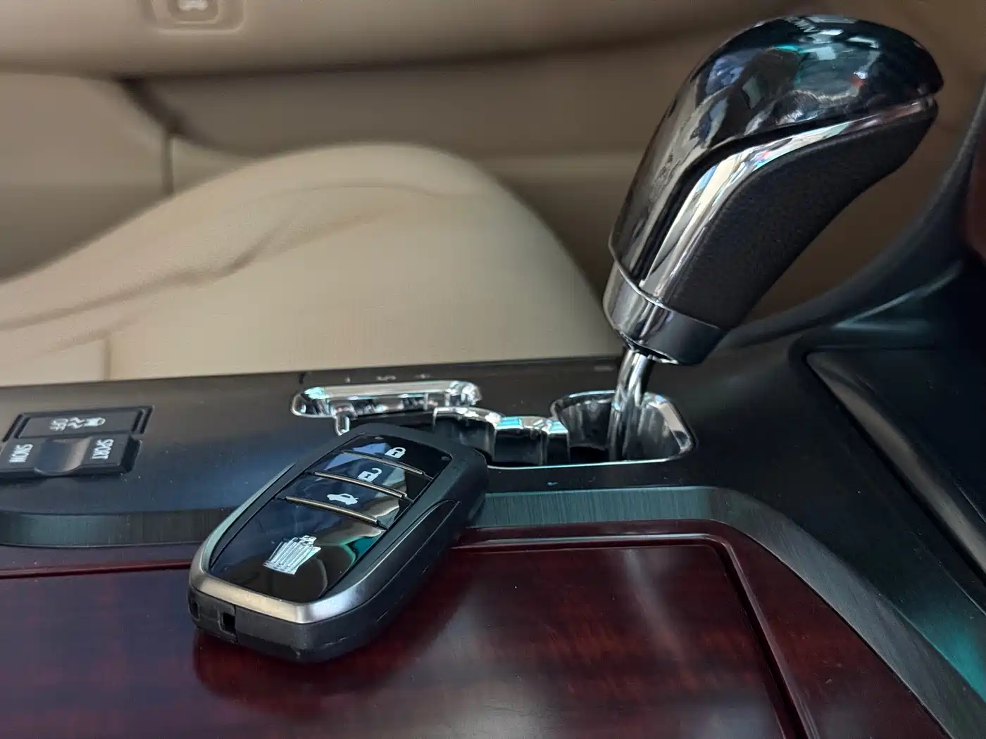 Toyota Crown 2010 2.5L Royal Leather Sunroof Navigation фото 24