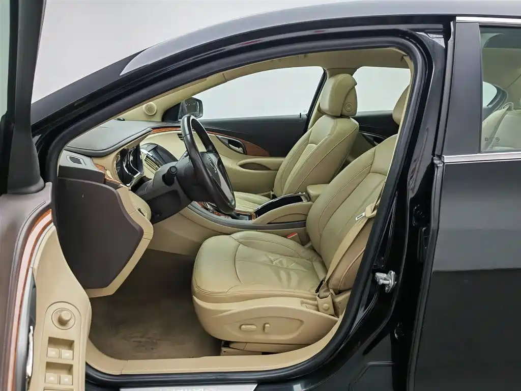 Buick LaCrosse 2012 2.4L SIDI Elegance Edition фото 10