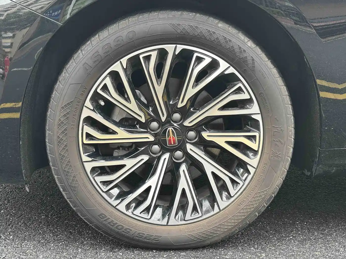 Hongqi H5 2024 2.0T Automatic Smart Connect Flag Smooth Edition фото 19