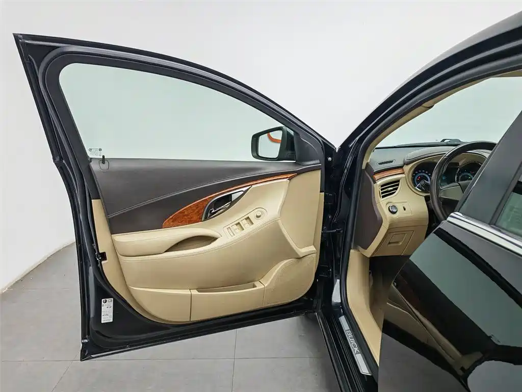 Buick LaCrosse 2012 2.4L SIDI Elegance Edition фото 8