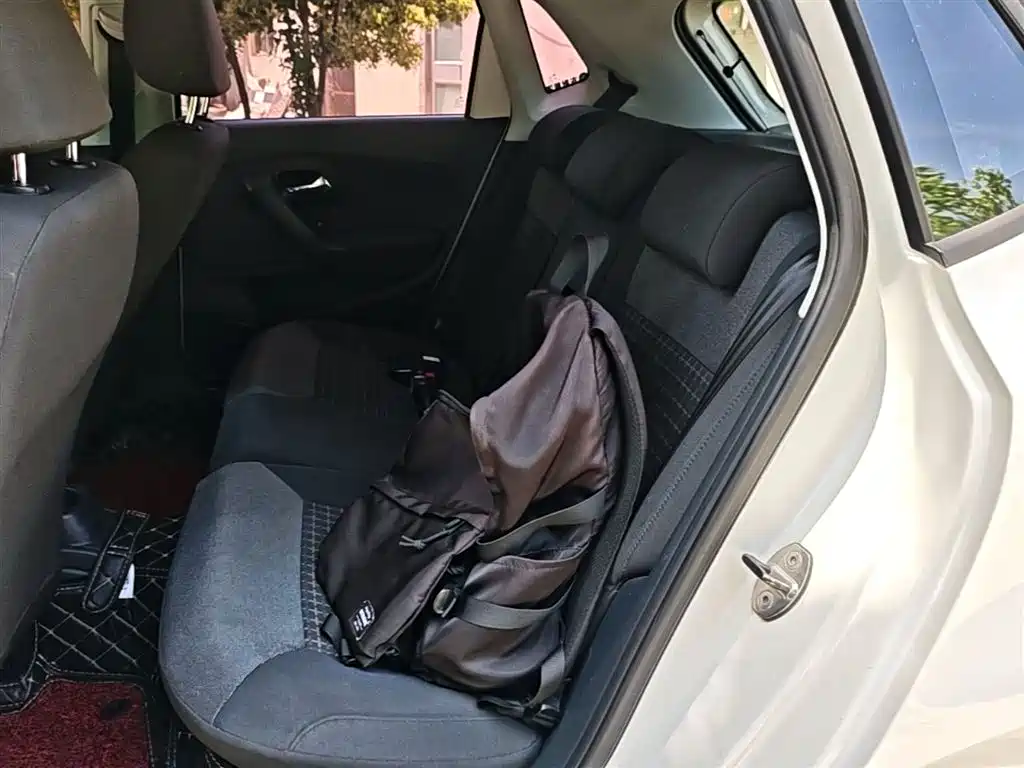 Volkswagen Polo 2016 1.6L Automatic Comfort фото 17
