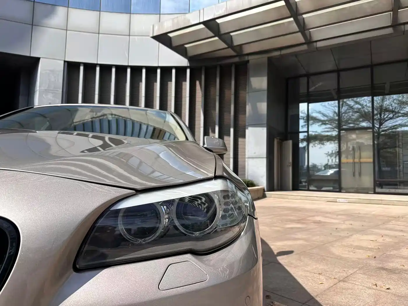 BMW 5 Series 2013 525Li Leadership фото 4
