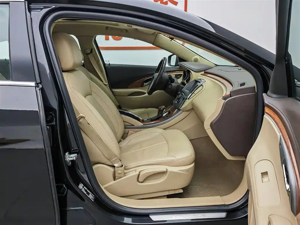 Buick LaCrosse 2012 2.4L SIDI Elegance Edition фото 23