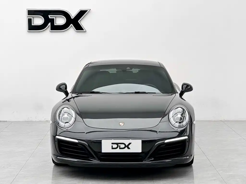 Фото 2 - Porsche 911