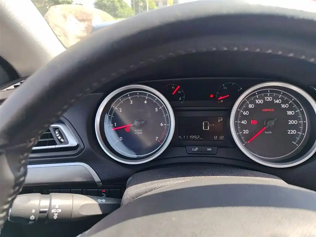 Peugeot 408 2015 Model 1.2T Automatic Luxury Edition фото 12