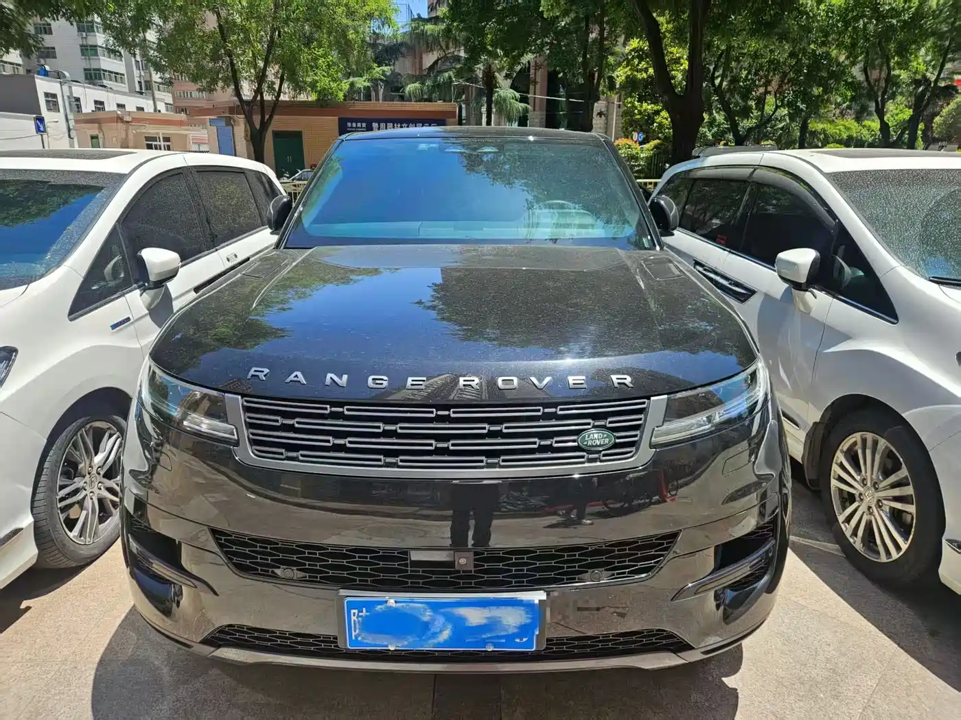 Land Rover Range Rover Sport 2024 360PS S фото 2
