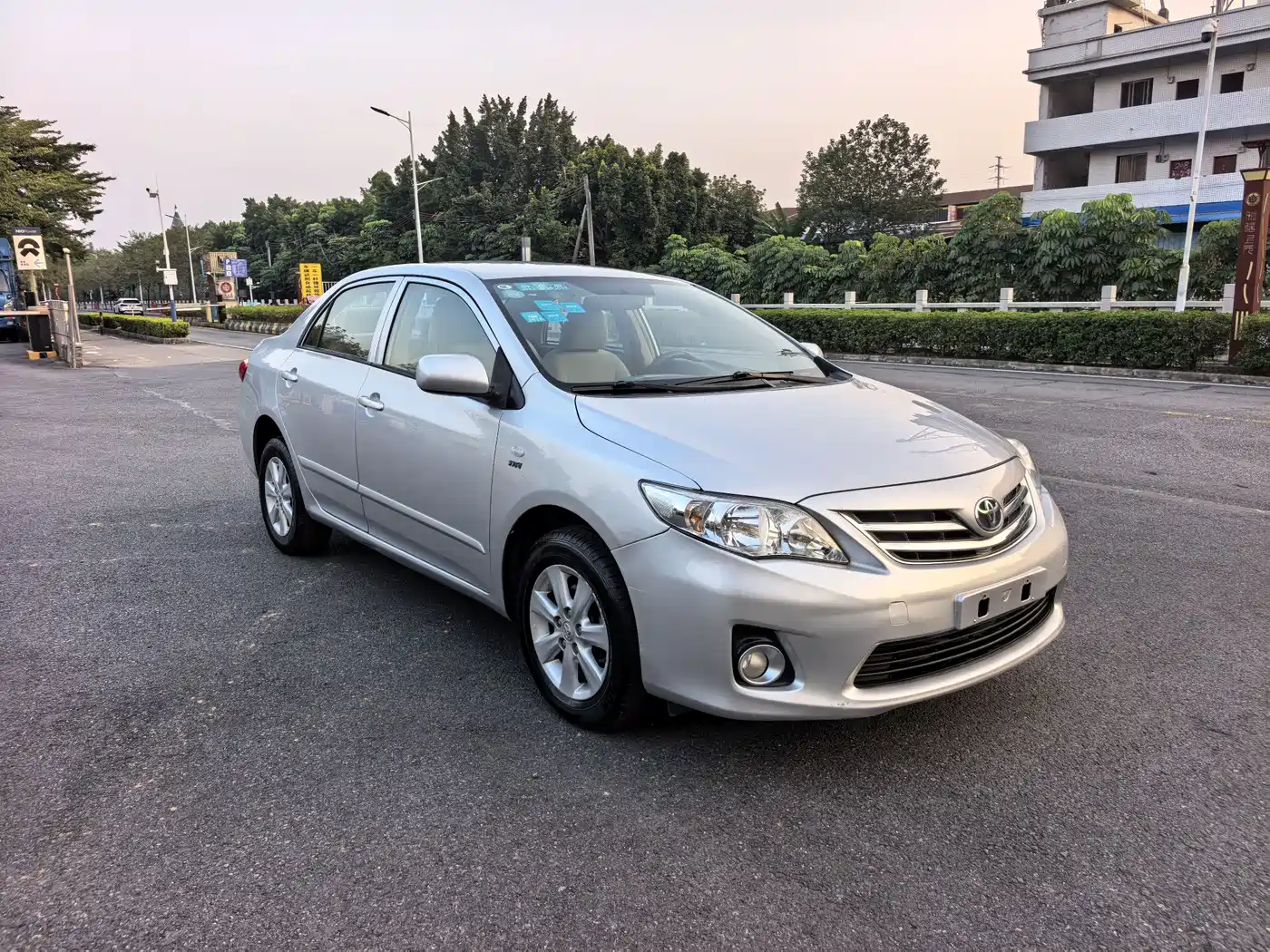 Toyota Corolla 2011 1.6L Automatic GL фото 3