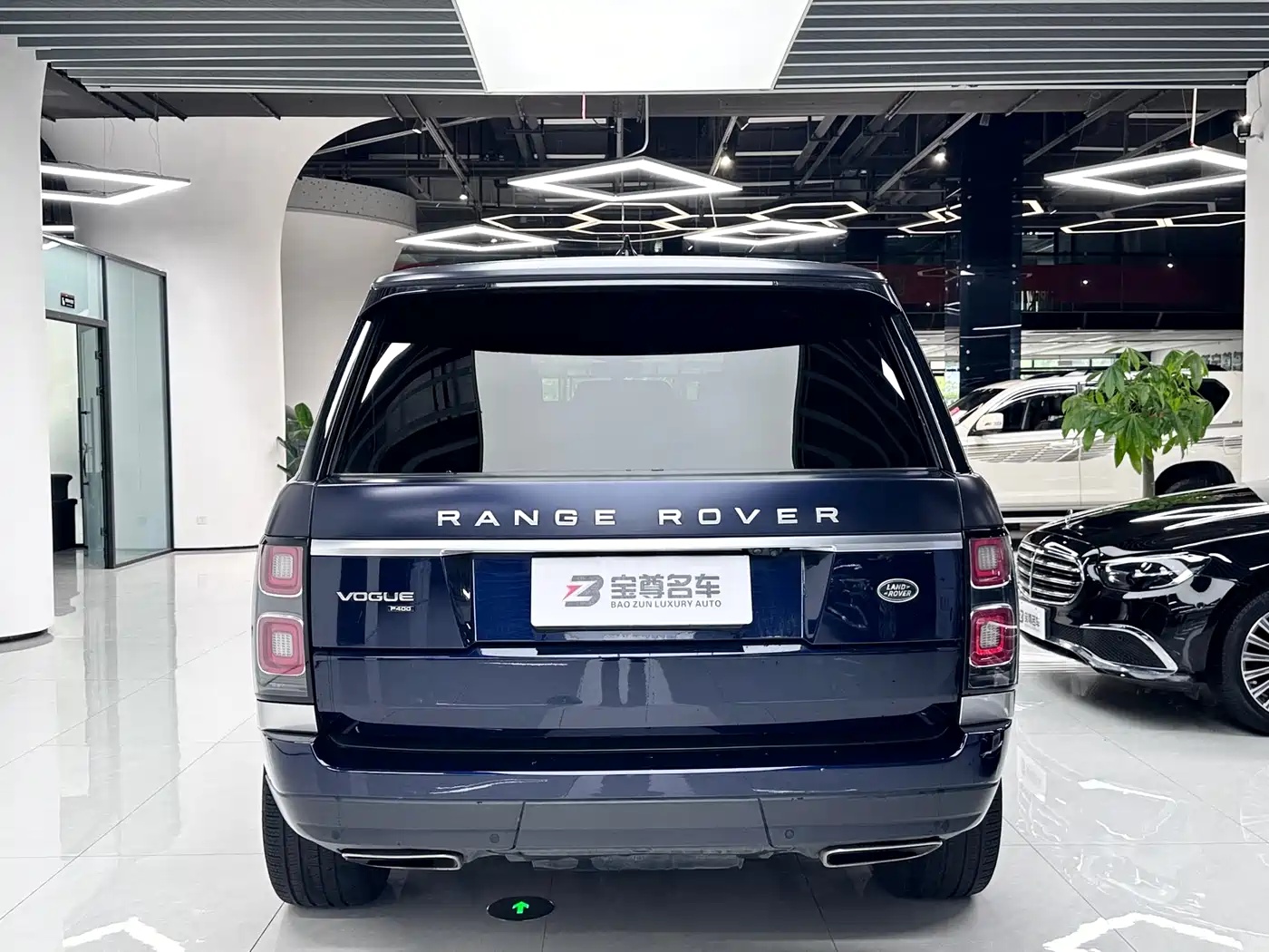 Land Rover Range Rover 2020 3.0 L6 Heritage Extended Edition фото 21