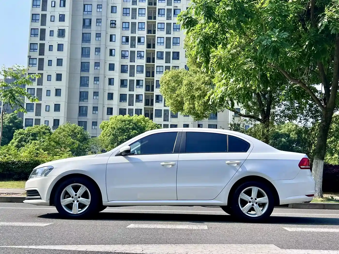 Volkswagen Lavida 2017 1.6L Automatic Trend Edition фото 5