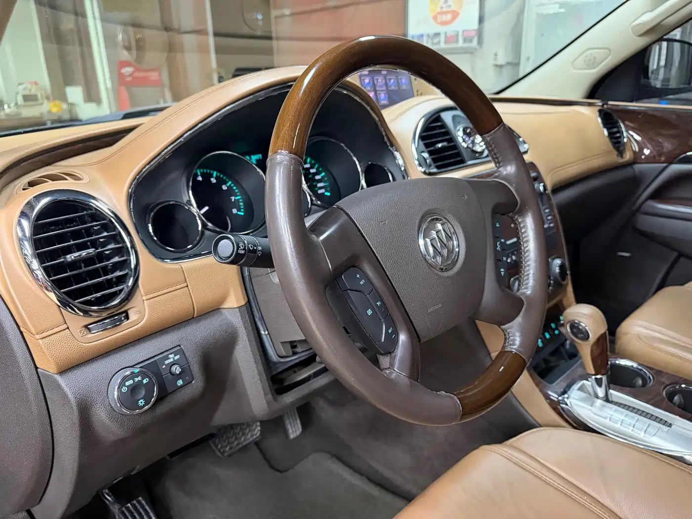 Buick Enclave 2014 3.6L 2WD Elite Comfort фото 9