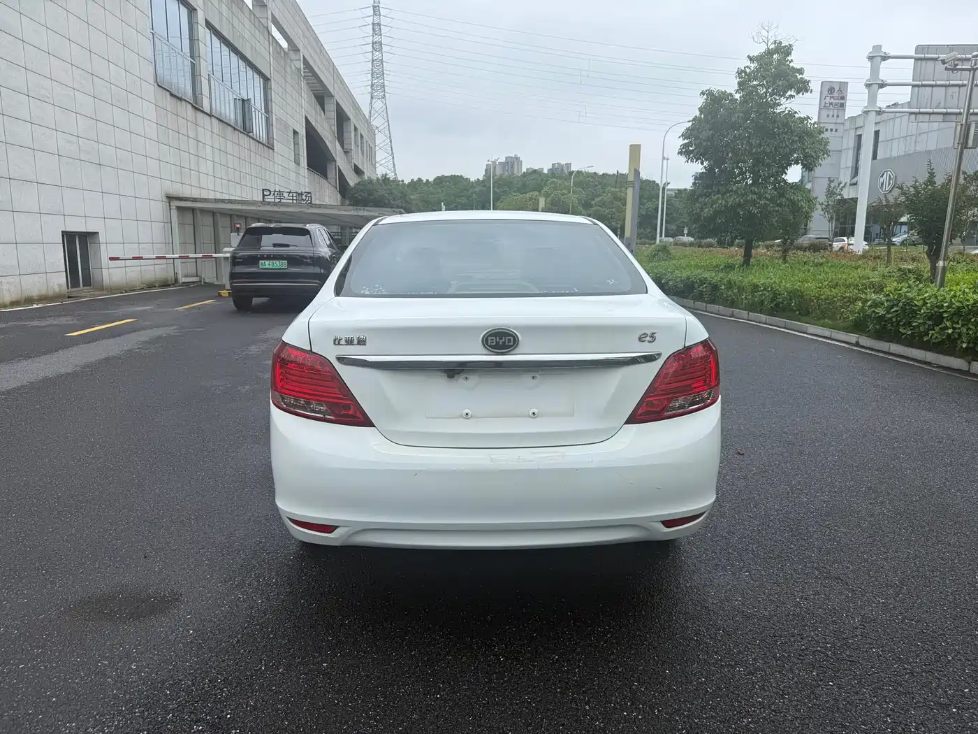 BYD e5 2018 450 Connected Enjoyment фото 6