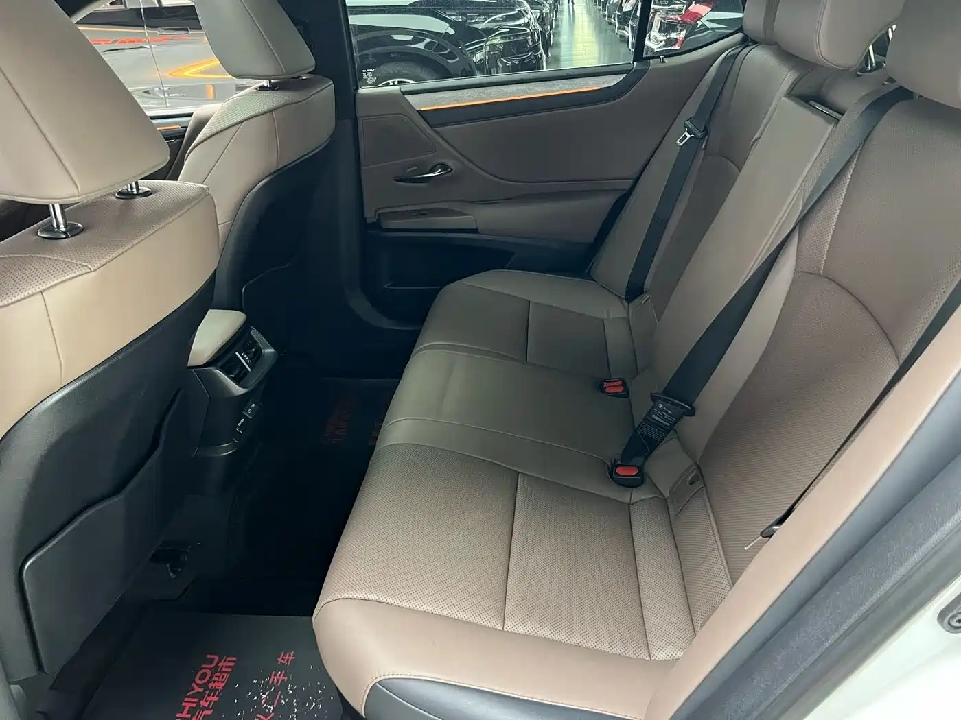 Lexus ES 2025 300h Ultimate Edition фото 10