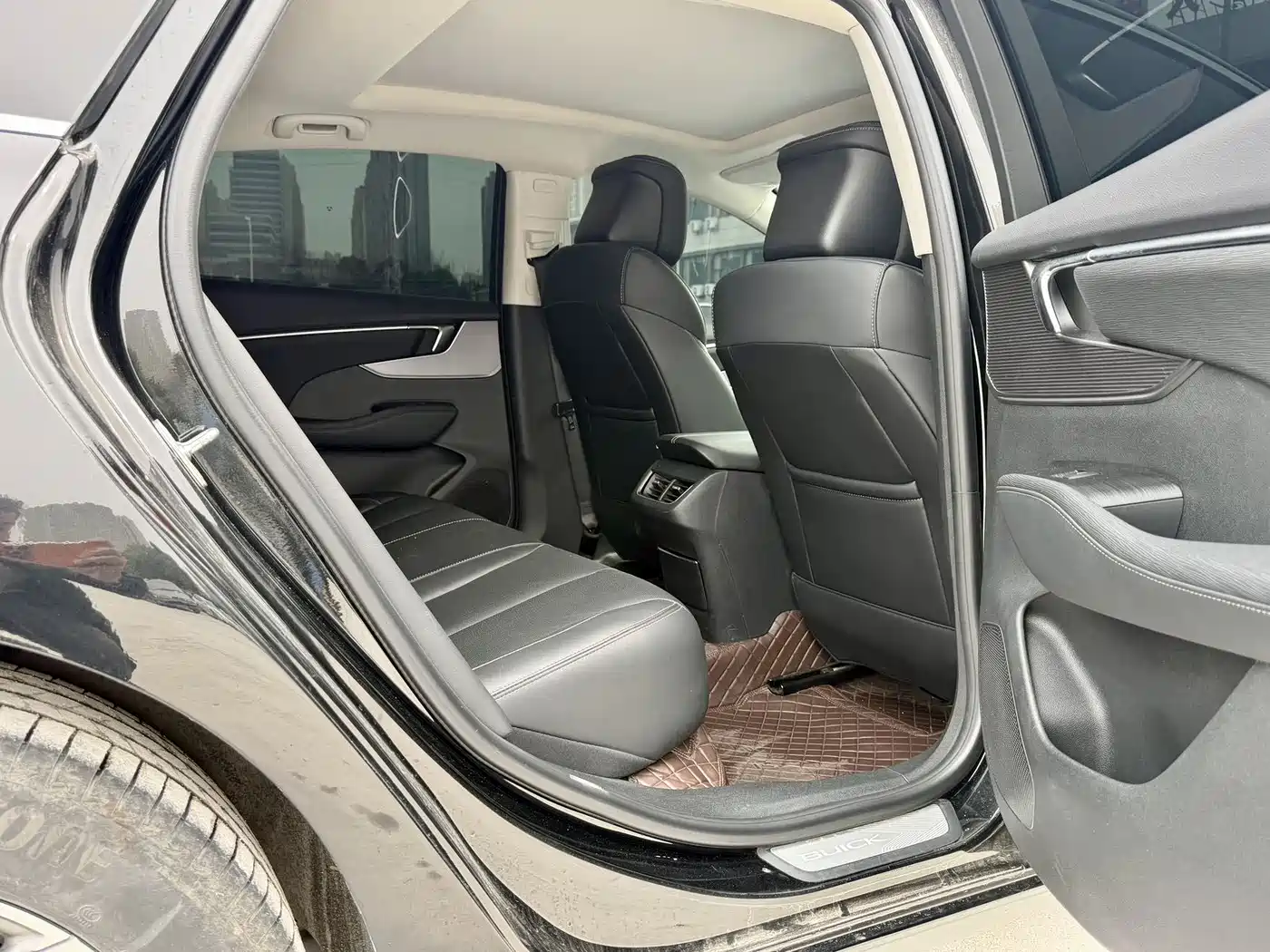 Buick LaCrosse 2023 28T Premium Edition фото 17