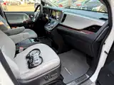 Photo 15 - Toyota Sienna