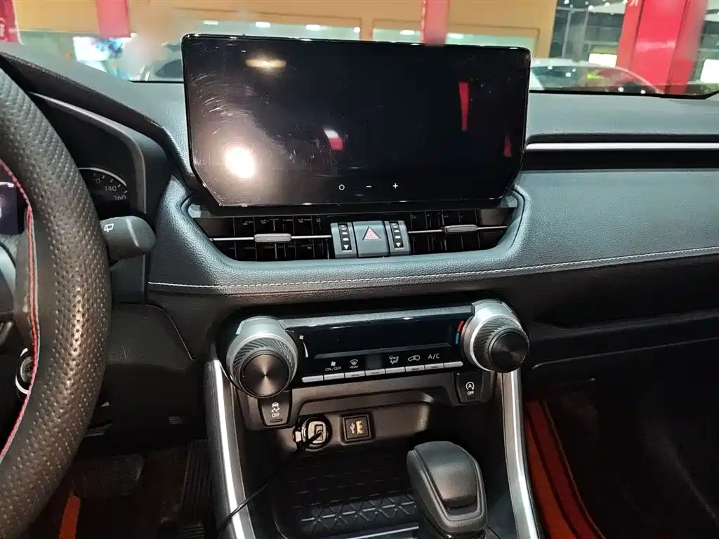 Toyota Wildlander 2023 2.0L CVT FWD LE фото 7