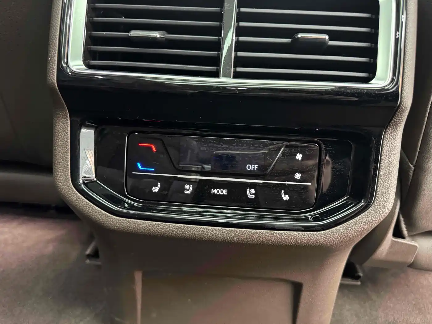 Volkswagen Viloran 2024 380TSI Executive Edition фото 7