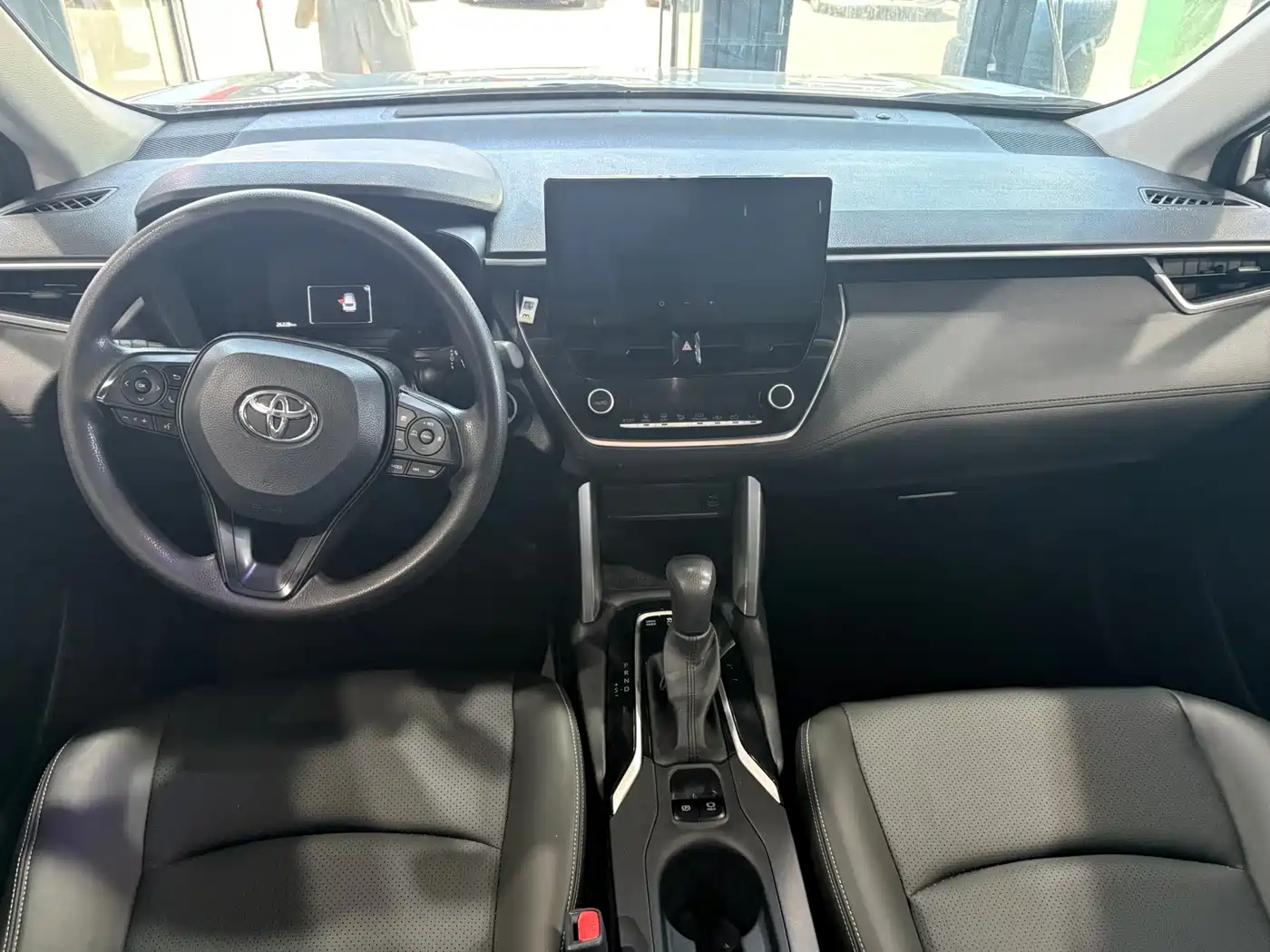 Toyota Corolla Cross 2024 2.0L Smart Hybrid Dual Engine Pioneer Edition фото 4